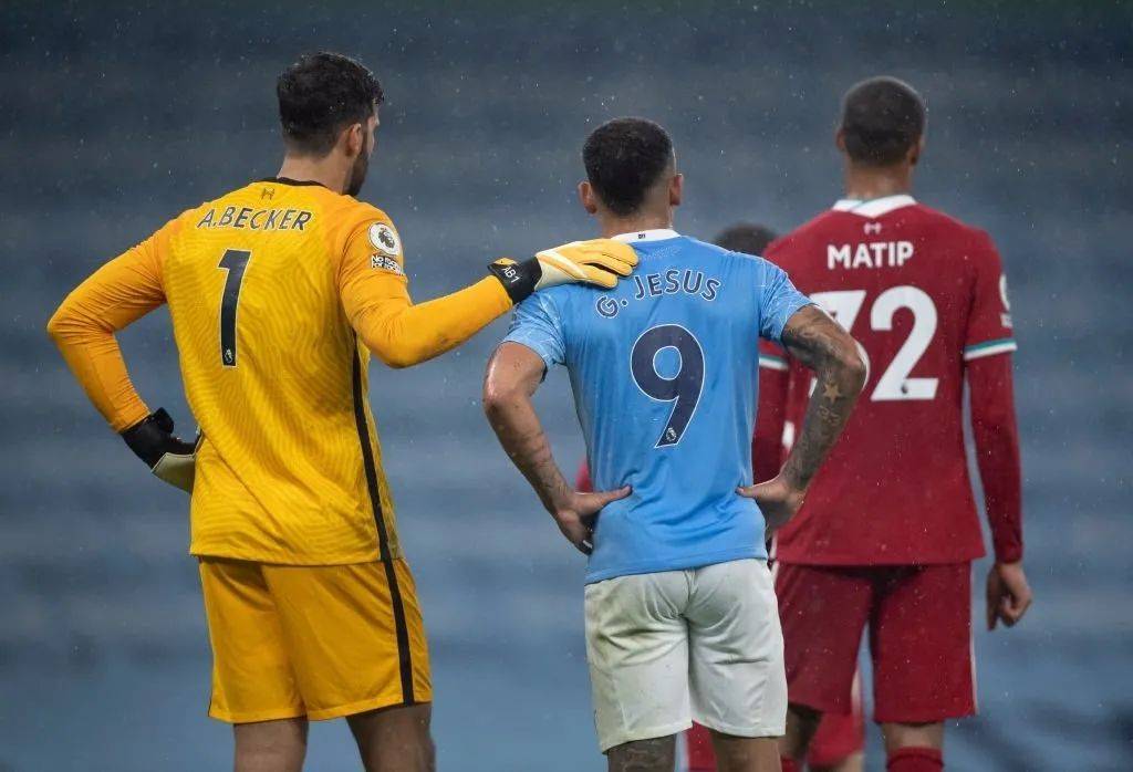 巴西血洗荷兰,苏亚雷斯统治全场 巴西血洗荷兰,苏亚雷斯统治全场