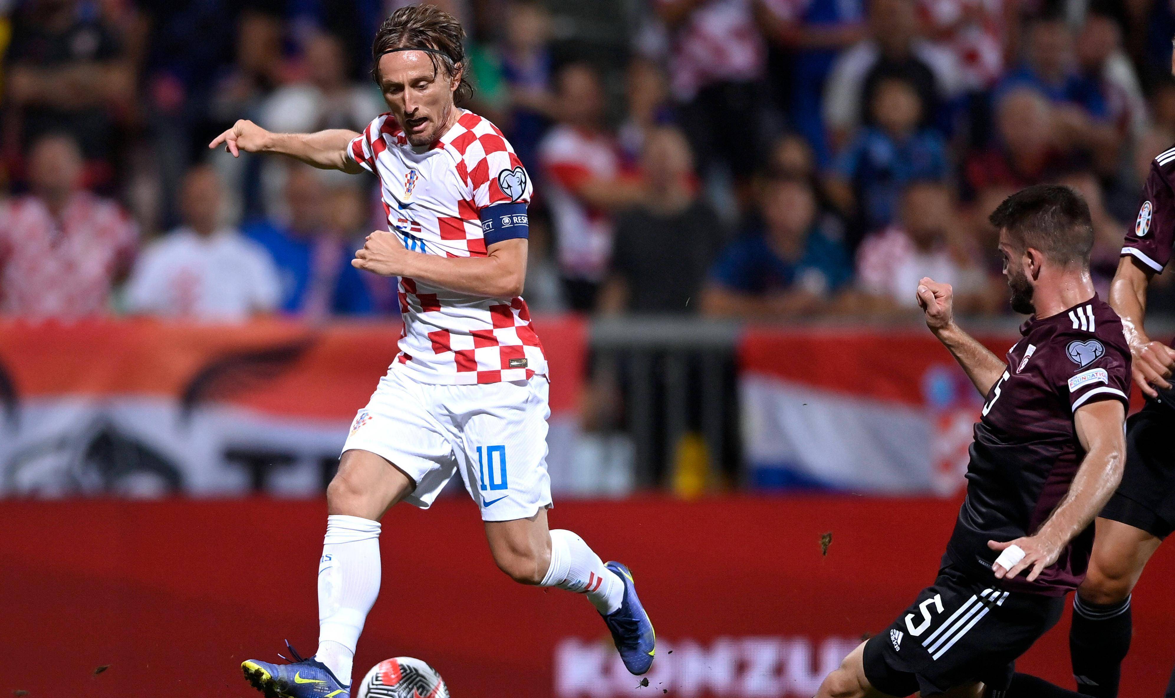 包含克罗地亚爆冷德国，范佩西绝境逆转的词条