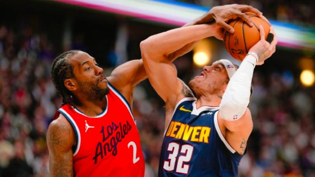 包含快船狂胜黄蜂，76人擒爵士赢得两连胜的词条