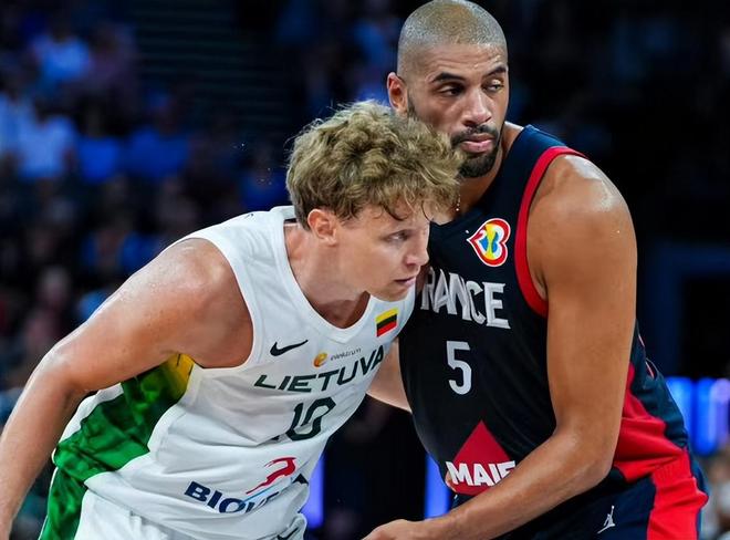 意大利男篮血洗塞尔维亚男篮，克莱送出助攻的简单介绍