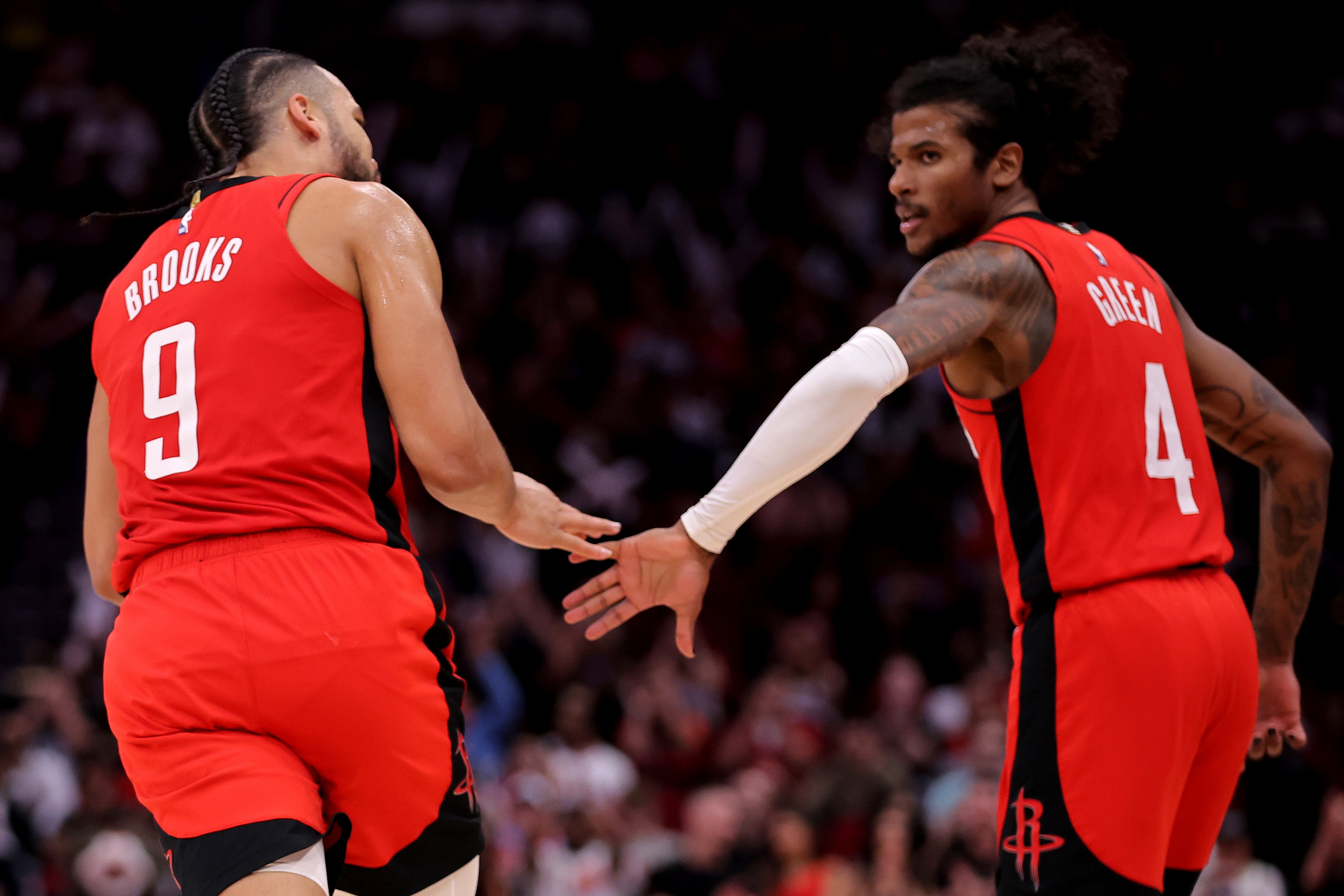 篮网在主场击败火箭,取得五连胜 篮网在主场击败火箭,取得五连胜