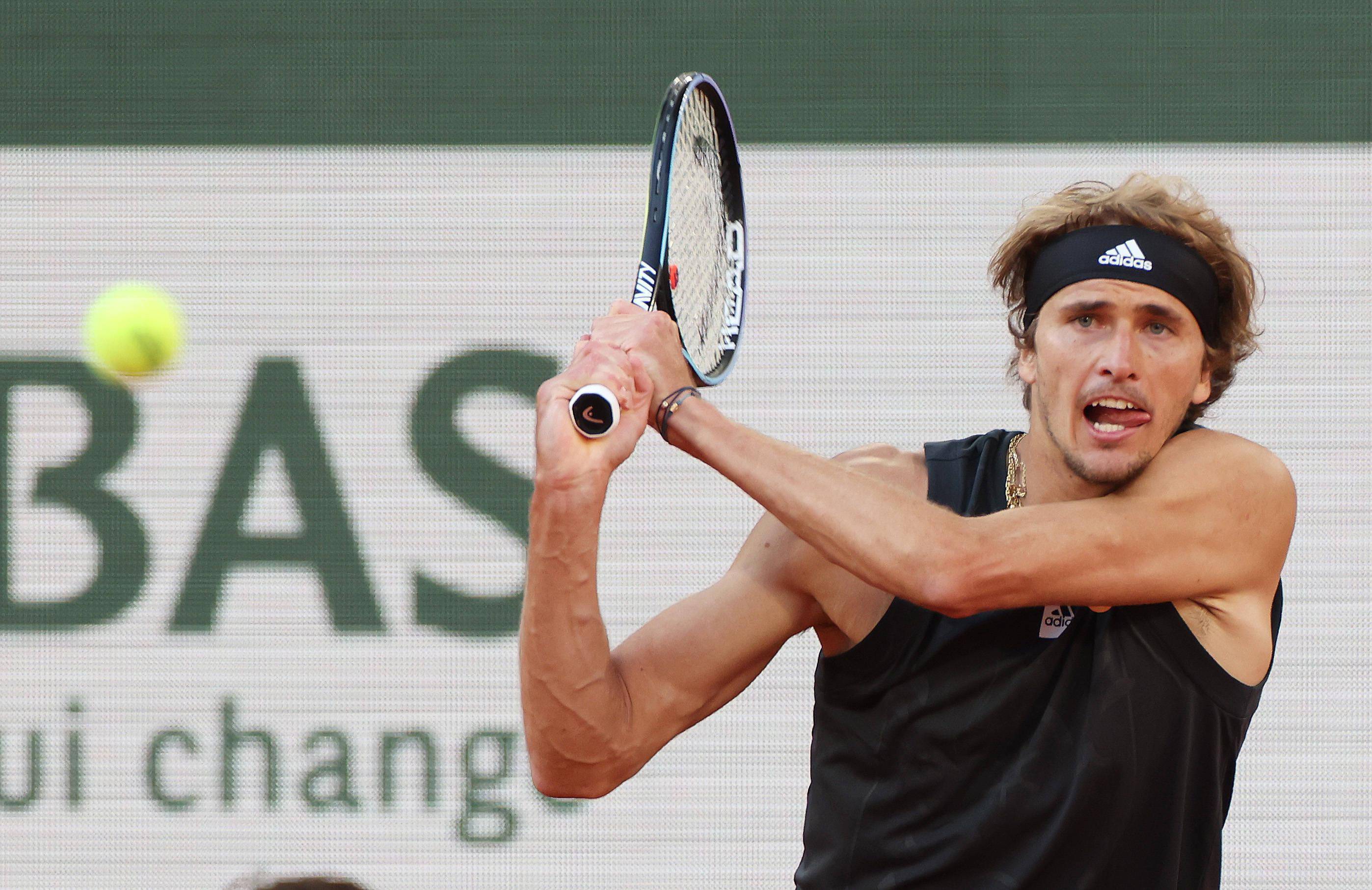 包含法国网球队横扫德国网球队，兹维列夫一己之力扛起全队的词条