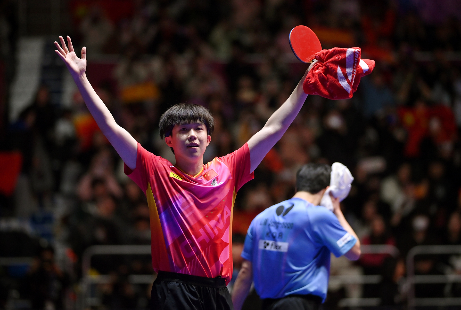 韩国乒乓球队鏖战波兰乒乓球队，波尔送出助攻