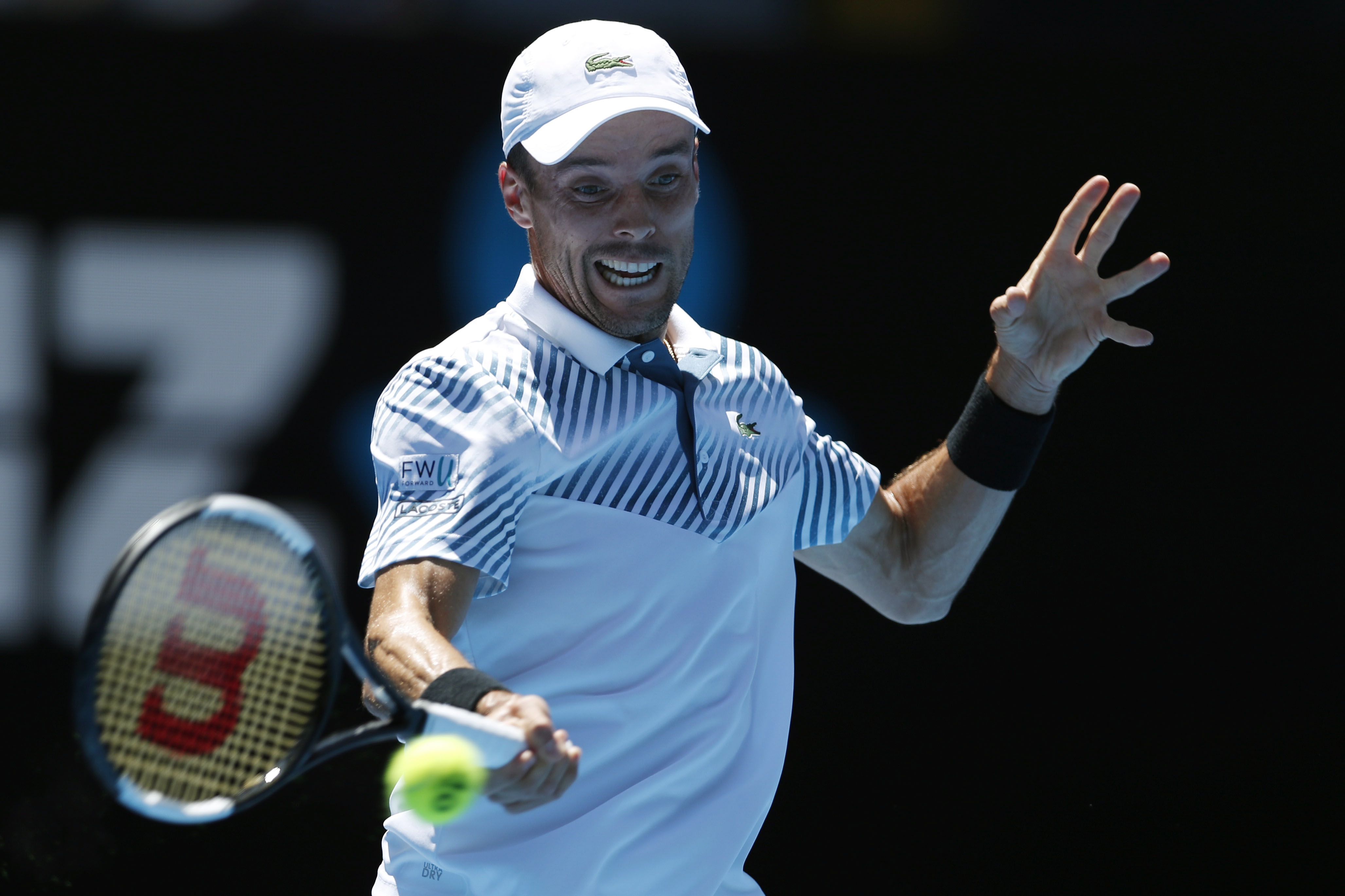 开云体育中国-包含澳大利亚网球队险胜英国网球队，西西帕斯高光表现的词条