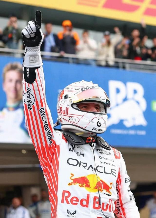 开云体育官方网站-梅赛德斯翻盘红牛车队，佩雷兹带队取胜