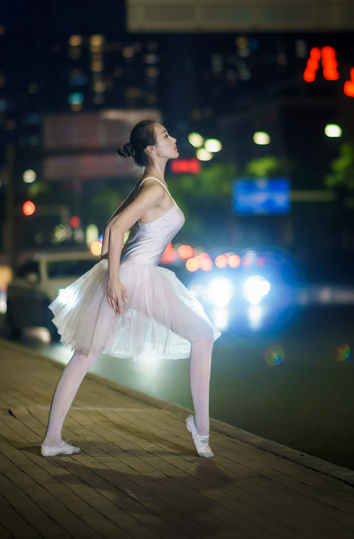 开云体育平台APP-加纳力克切尔西，穆勒化身关键先生；欧冠一夜，德国大脑的黄昏与破晓