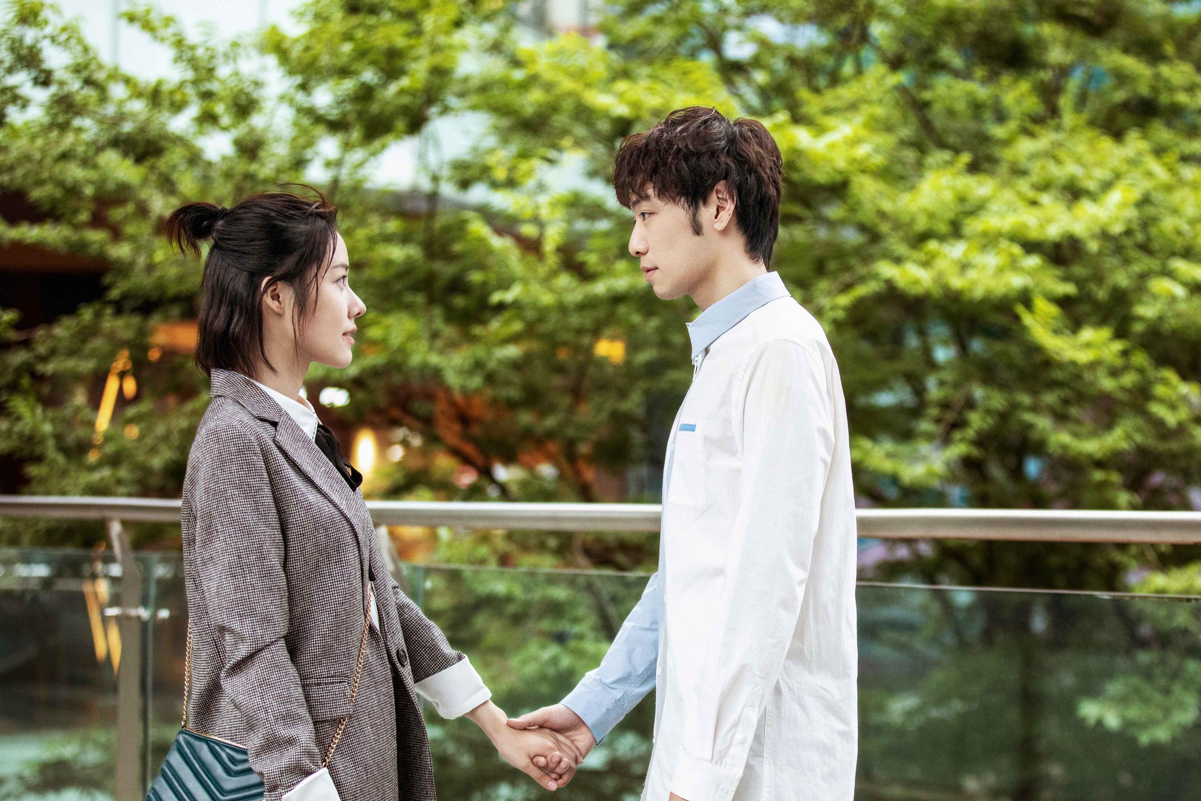 沙漠玫瑰与铁血白鹰的对决，当硬仗之王本泽马照亮世界杯暗夜