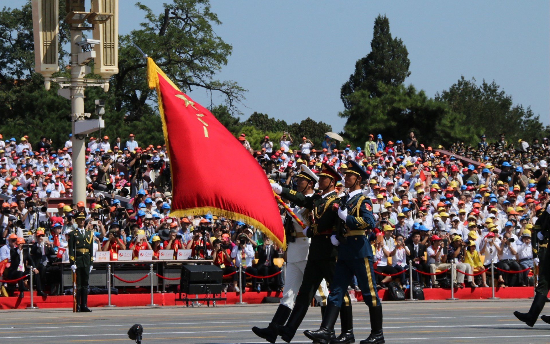 跨界风暴，浓眉F1揭幕战主宰，开拓者轻取老鹰