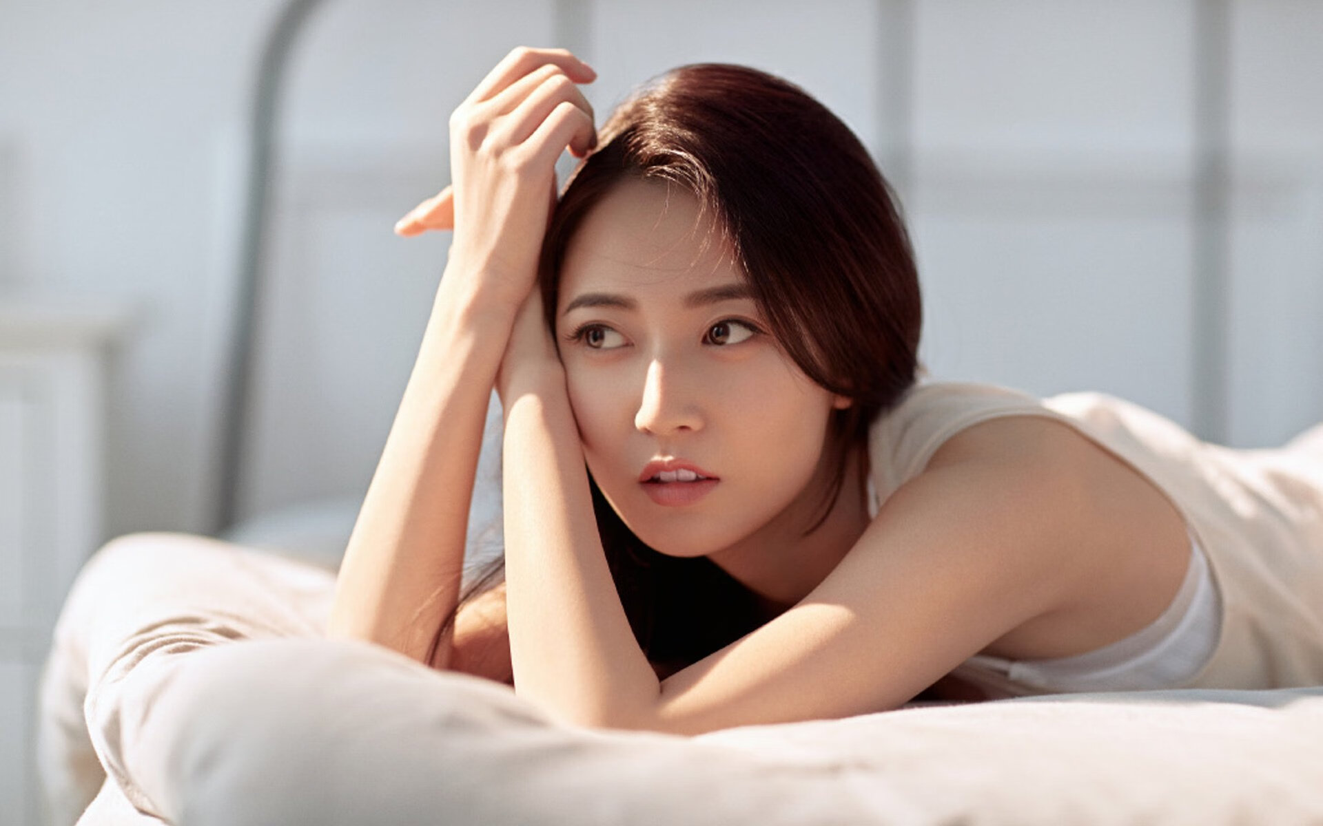 足球平行宇宙，阿尔及利亚的沙漠绝杀与英超赛场的格鲁吉亚风暴