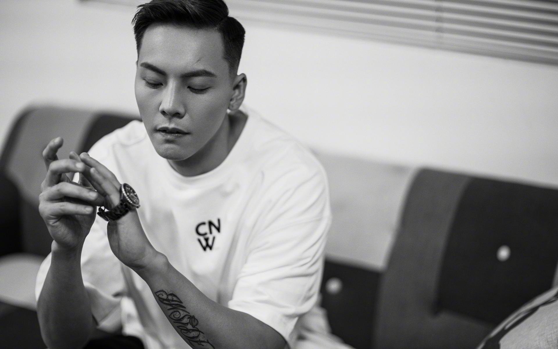 老鹰关键战突围步行者，马克西三分如雨成关键先生